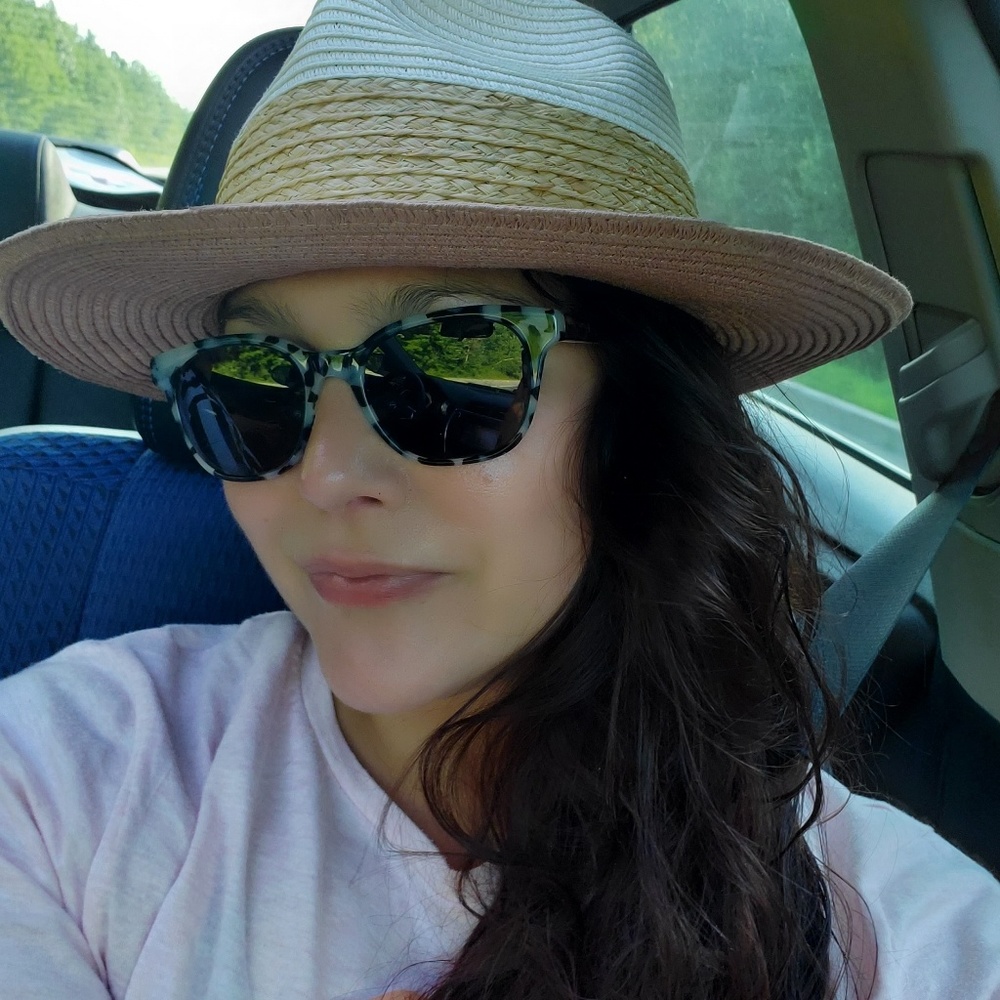Meet your Posher, Karine